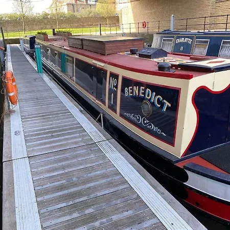 Cosy Narrowboat Leeds Dock * Leeds (West Yorkshire)